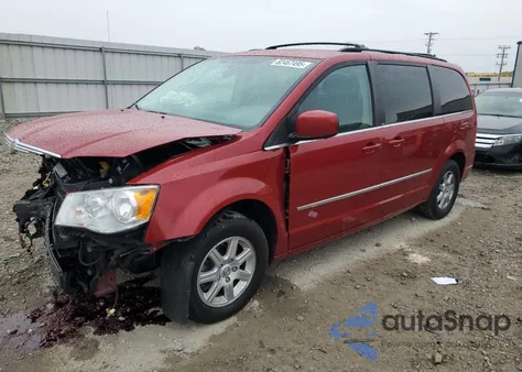 2010 Chrysler Town & Country Touring из США, поврежденный, VIN 2A4RR5D13AR151607